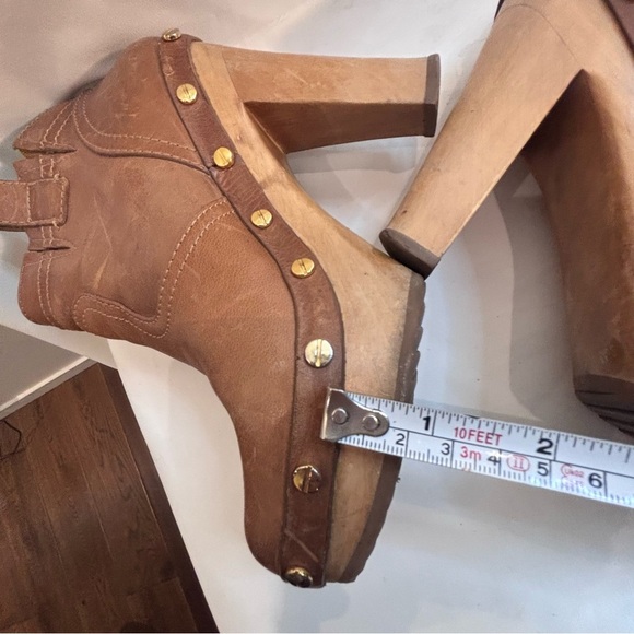 TORY BURCH Sz 6.5 Leather High Wooden Heel Bootie Clogs Distressed Rivets Studs - Picture 6 of 12